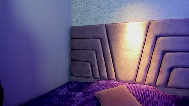 elaia muller  online show from 11/12/25, 04:24