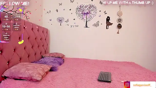 Moonroxe  online show from 11/20/25, 10:31