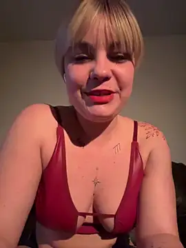 Snapshot of Biana_Fernan chatting on 03/26/26, 10:04 Biana Fernan online show from 03/26/26, 10:04