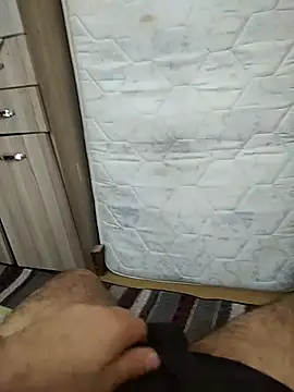 Snapshot of hardlinesex chatting on 12/17/25, 02:28 hardlinesex online show from 12/17/25, 02:28