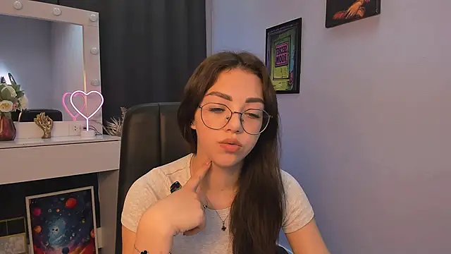 kiki swan online show from 03/16/25, 11:05