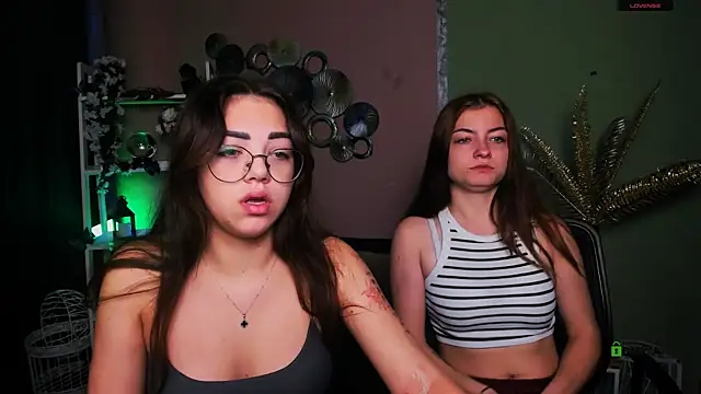 kiki swan online show from 11/26/25, 06:47