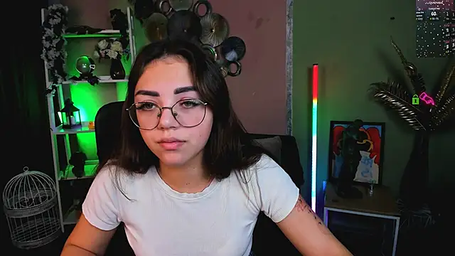 kiki swan online show from 12/03/25, 09:07