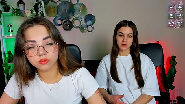 kiki swan online show from 04/18/26, 09:57