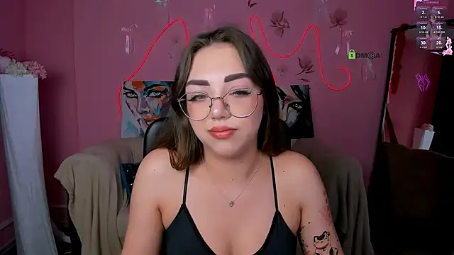 Snapshot of kiki_swan chatting on 06/18/26, 07:29 kiki swan online show from 06/18/26, 07:29