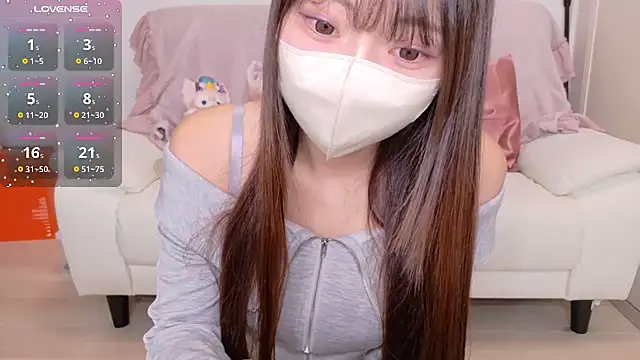 Snapshot of Ran-o0_0o chatting on 10/24/25, 01:03 Ran-o0 0o online show from 10/24/25, 01:03