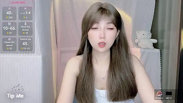 Snapshot of Evelyn-168 chatting on 10/02/25, 02:02 Evelyn-168 online show from 10/02/25, 02:02