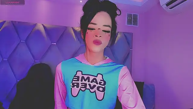 Snapshot of Nina_Keyli chatting on 09/26/25, 07:07 Nina Keyli online show from 09/26/25, 07:07