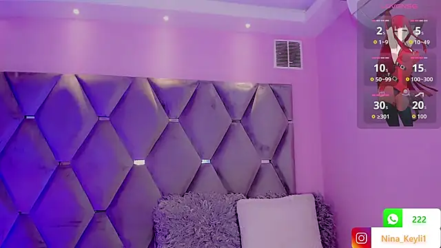 Snapshot of Nina_Keyli chatting on 10/13/25, 07:47 Nina Keyli online show from 10/13/25, 07:47