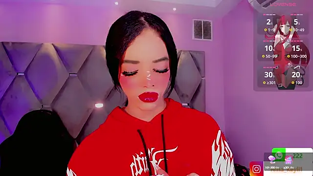 Snapshot of Nina_Keyli chatting on 10/14/25, 07:58 Nina Keyli online show from 10/14/25, 07:58