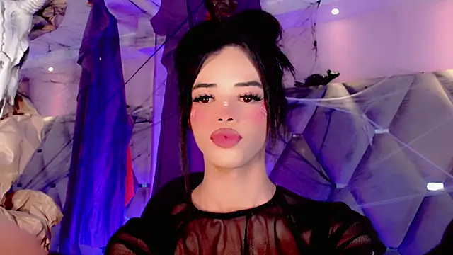 Snapshot of Nina_Keyli chatting on 10/16/25, 02:56 Nina Keyli online show from 10/16/25, 02:56