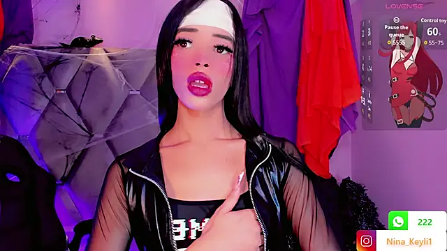 Snapshot of Nina_Keyli chatting on 10/18/25, 07:58 Nina Keyli online show from 10/18/25, 07:58