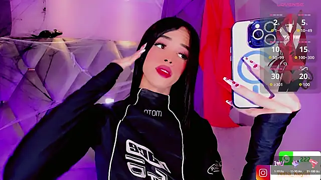 Snapshot of Nina_Keyli chatting on 10/28/25, 07:49 Nina Keyli online show from 10/28/25, 07:49