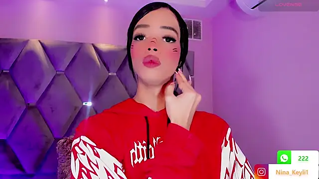 Snapshot of Nina_Keyli chatting on 11/06/25, 07:26 Nina Keyli online show from 11/06/25, 07:26