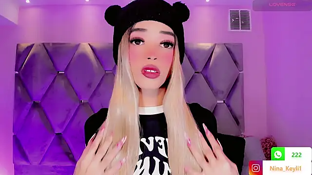 Snapshot of Nina_Keyli chatting on 11/08/25, 07:34 Nina Keyli online show from 11/08/25, 07:34