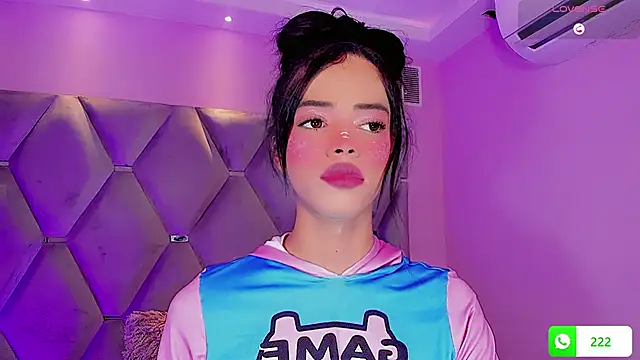 Snapshot of Nina_Keyli chatting on 11/17/25, 07:41 Nina Keyli online show from 11/17/25, 07:41