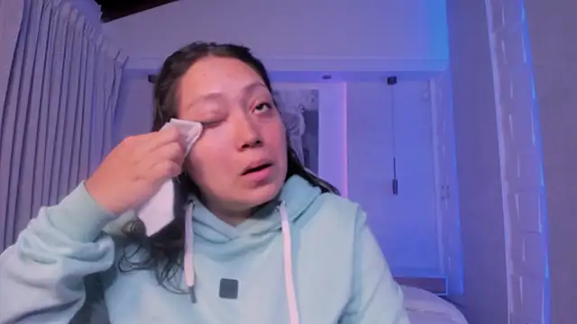 heidy johns online show from 10/22/25, 03:29