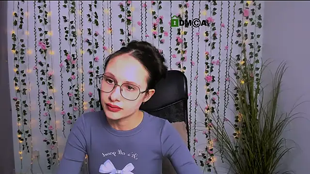 Snapshot of mona_cloud chatting on 03/21/25, 12:50 mona cloud online show from 03/21/25, 12:50