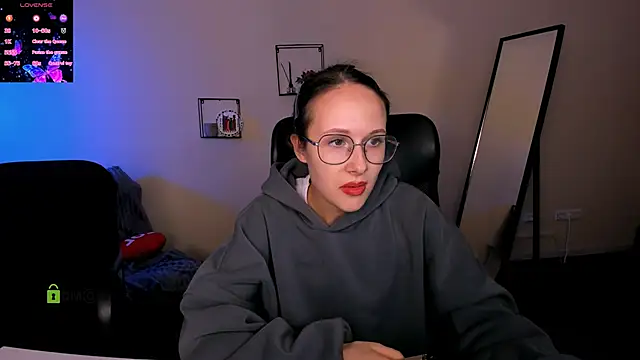 Snapshot of mona_cloud chatting on 09/09/25, 10:42 mona cloud online show from 09/09/25, 10:42