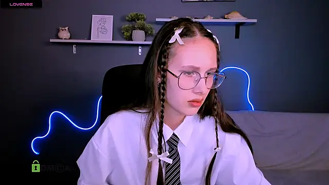 Snapshot of mona_cloud chatting on 09/22/25, 08:00 mona cloud online show from 09/22/25, 08:00