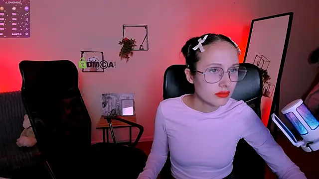 Snapshot of mona_cloud chatting on 09/30/25, 02:05 mona cloud online show from 09/30/25, 02:05