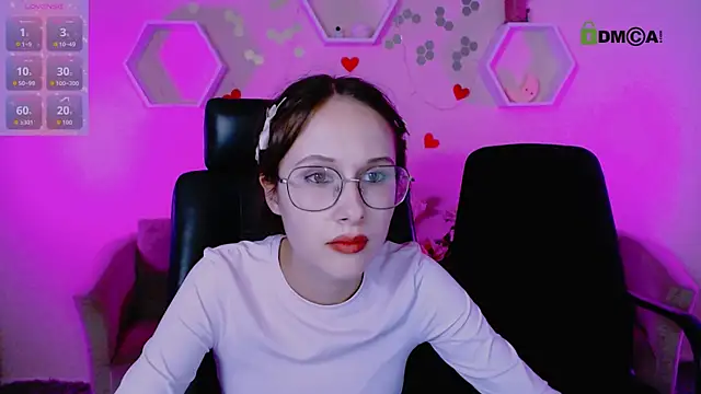 Snapshot of mona_cloud chatting on 10/11/25, 11:36 mona cloud online show from 10/11/25, 11:36