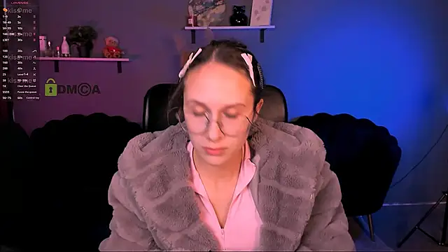 Snapshot of mona_cloud chatting on 10/19/25, 11:27 mona cloud online show from 10/19/25, 11:27