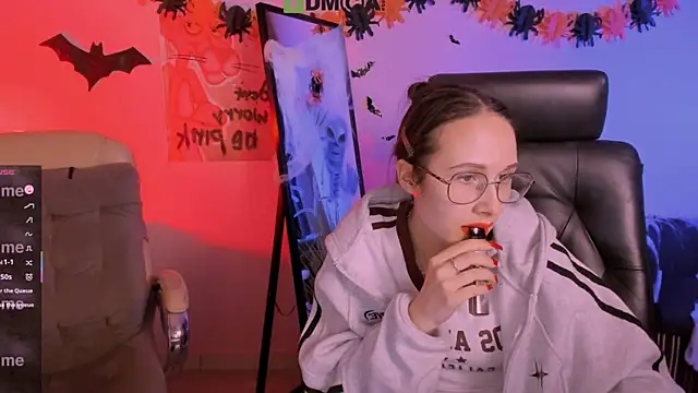 Snapshot of mona_cloud chatting on 11/04/25, 12:10 mona cloud online show from 11/04/25, 12:10