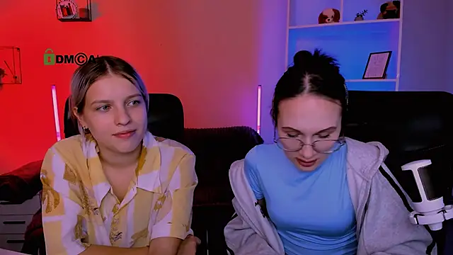 Snapshot of mona_cloud chatting on 12/03/25, 12:51 mona cloud online show from 12/03/25, 12:51