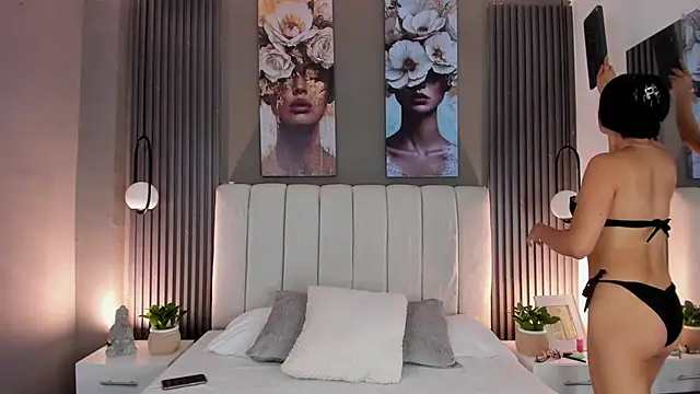 GiannaColling1 online show from 11/10/25, 09:36