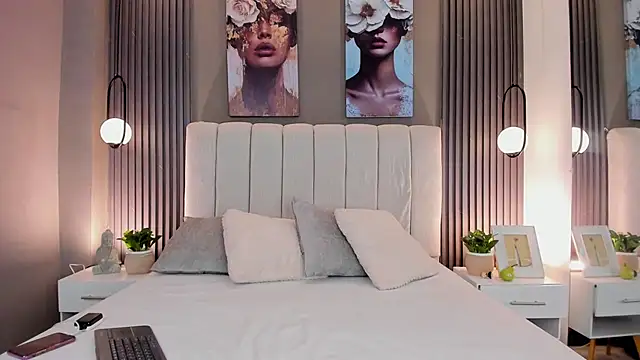 GiannaColling1 online show from 11/12/25, 08:08