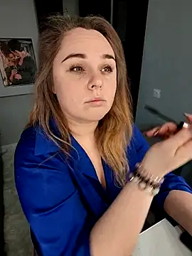 Juicy PeachLux online show from 11/13/25, 06:12