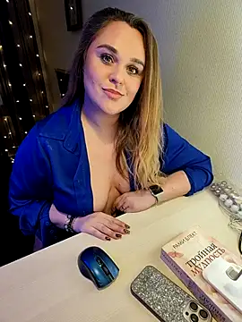 Juicy PeachLux online show from 11/14/25, 11:20
