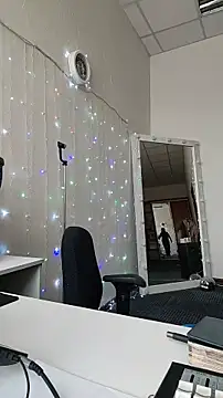 Snapshot of Juicy_PeachLux chatting on 02/16/26, 09:49 Juicy PeachLux online show from 02/16/26, 09:49