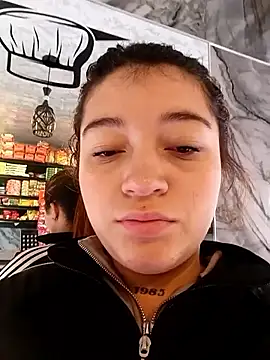 Karina Leon online show from 11/29/25, 08:12