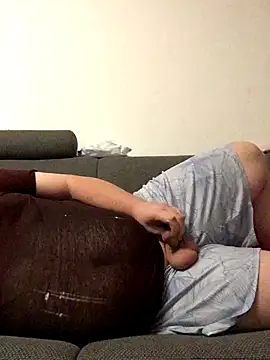 Snapshot of Derbaer1990 chatting on 11/11/25, 07:36 Derbaer1990 online show from 11/11/25, 07:36