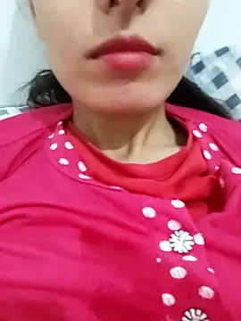 saraaxx1 online show from 11/13/25, 09:19