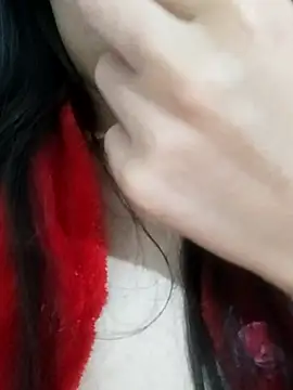 saraaxx1 online show from 11/23/25, 10:53