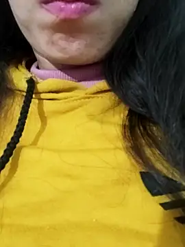 saraaxx1 online show from 12/19/25, 12:28