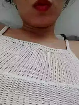 saraaxx1 online show from 07/05/26, 01:29