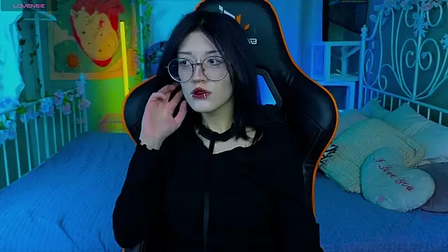 Snapshot of Setsunai_ chatting on 03/09/25, 07:37 Setsunai online show from 03/09/25, 07:37