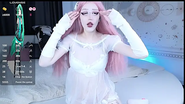 Snapshot of Setsunai_ chatting on 11/25/25, 10:10 Setsunai online show from 11/25/25, 10:10