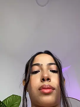 Snapshot of _Emily_Thompson_ chatting on 10/19/25, 09:37 Emily Thompson online show from 10/19/25, 09:37