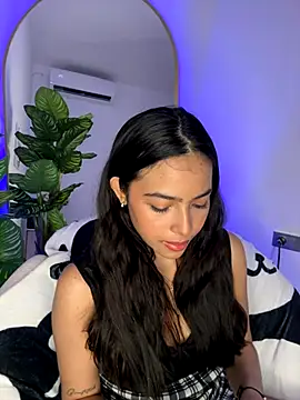 Snapshot of _Emily_Thompson_ chatting on 10/28/25, 12:36 Emily Thompson online show from 10/28/25, 12:36