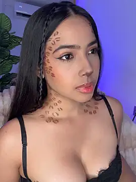 Snapshot of _Emily_Thompson_ chatting on 10/30/25, 02:02 Emily Thompson online show from 10/30/25, 02:02