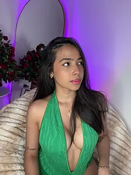 Snapshot of _Emily_Thompson_ chatting on 11/12/25, 04:35 Emily Thompson online show from 11/12/25, 04:35