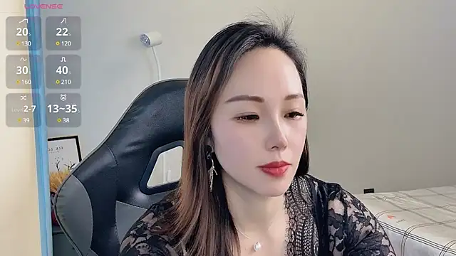 Snapshot of Dewluna chatting on 03/06/25, 03:57 Dewluna online show from 03/06/25, 03:57