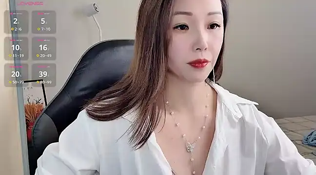 Snapshot of Dewluna chatting on 03/09/25, 12:09 Dewluna online show from 03/09/25, 12:09