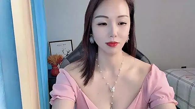Snapshot of Dewluna chatting on 03/18/25, 06:36 Dewluna online show from 03/18/25, 06:36