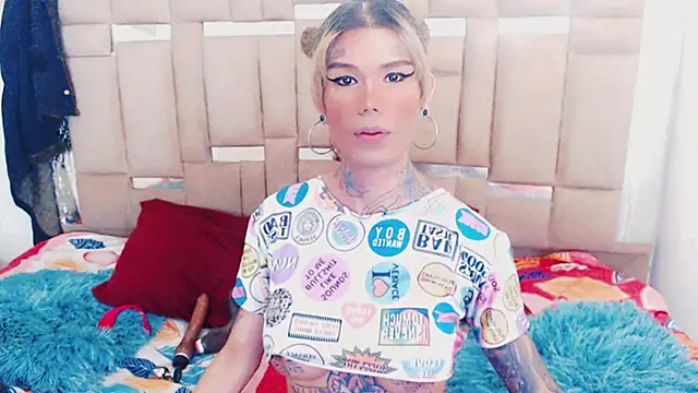 Snapshot of ana_tsxxx chatting on 09/13/25, 04:23 ana tsxxx online show from 09/13/25, 04:23